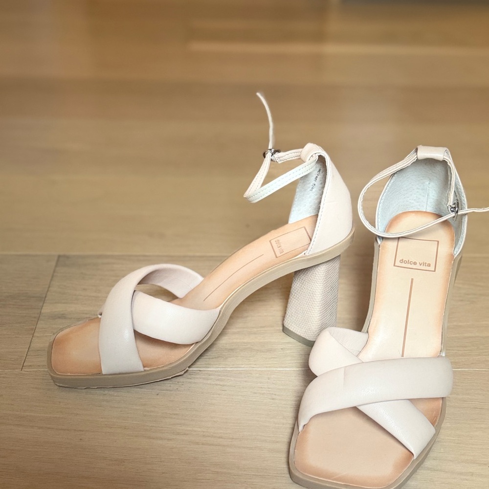 Dolce Vita Women's Cream Heeled Sandals